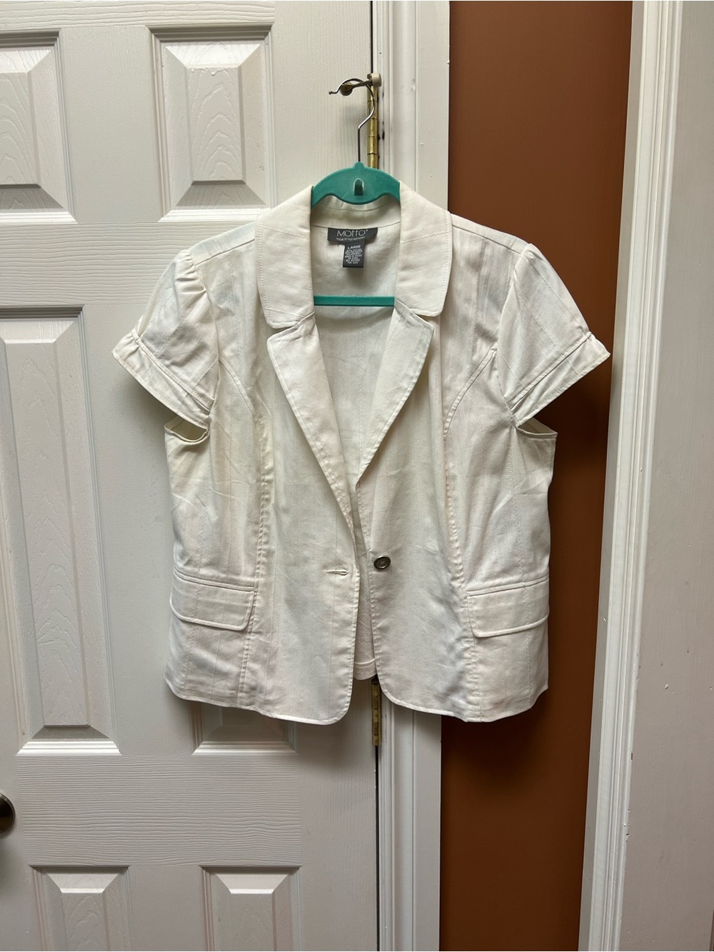 Moto by Moto White Short-Sleeve Single-Button Blazer